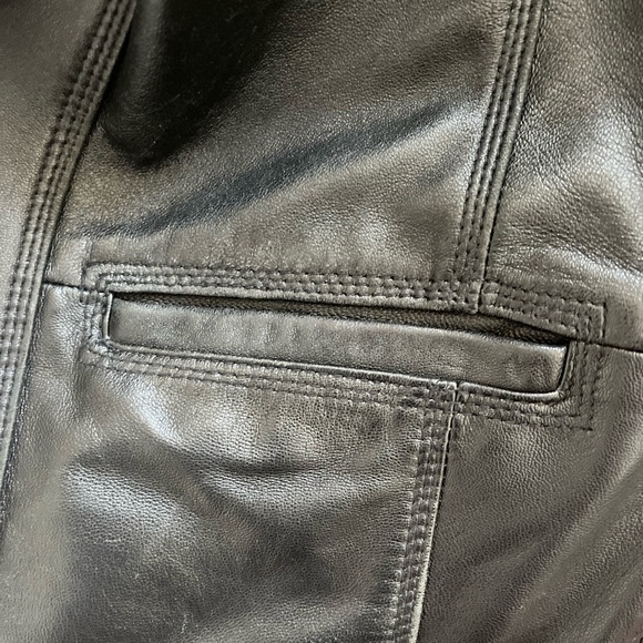 Jaclyn Smith vintage black leather jacket with front pockets. Size L - Picture 4 of 6